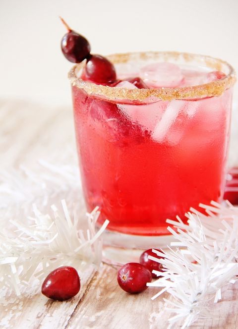 non alcoholic christmas drinks like cranberry fizz mocktail