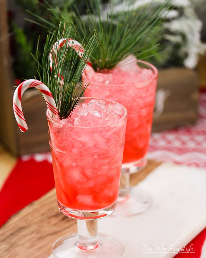 https://hips.hearstapps.com/hmg-prod/images/non-alcoholic-christmas-drinks-peppermint-julep-1570483183.jpg?crop=1.00xw:0.958xh;0,0.0417xh&resize=980:*