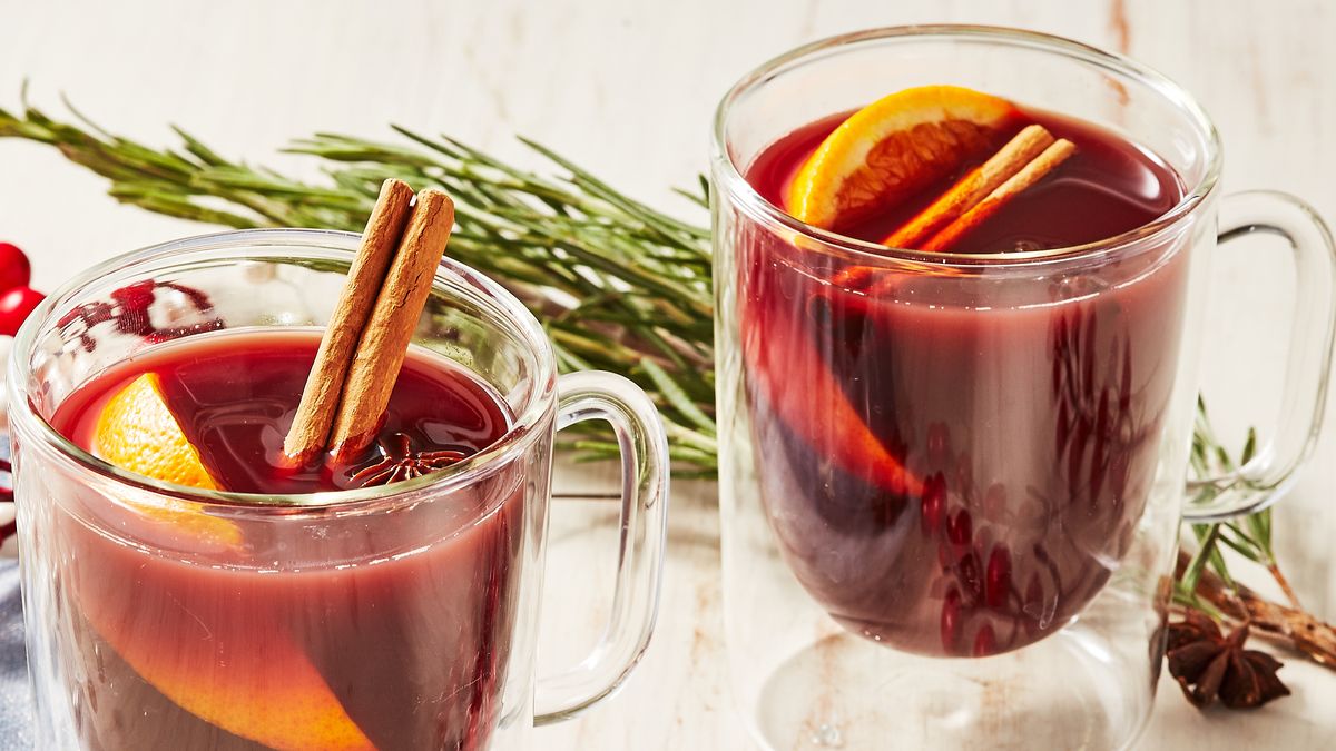 https://hips.hearstapps.com/hmg-prod/images/non-alcoholic-mulled-wine-index-6580c7a1d7495.jpg?crop=0.888888888888889xw:1xh;center,top&resize=1200:*