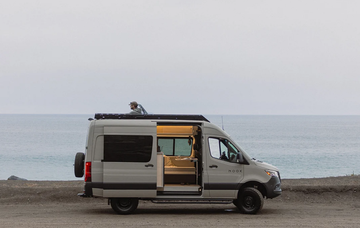 una furgoneta camper modular para ganar espacio en el interior de la autocaravana