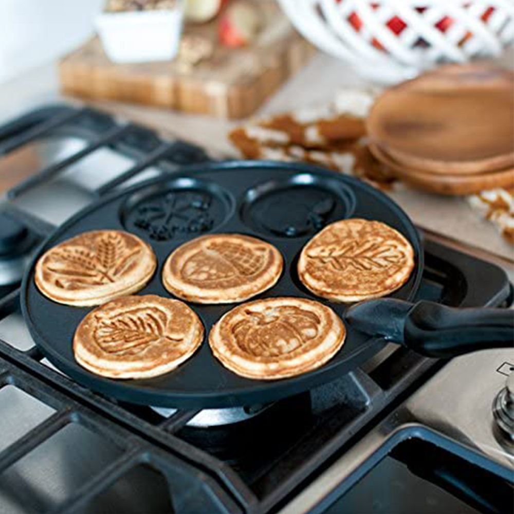 Christmas Holiday Silver Dollar Mini Pancake Pan, Non-stick Nordic