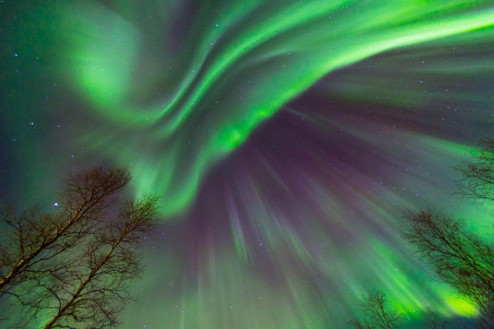 northern lights dancing