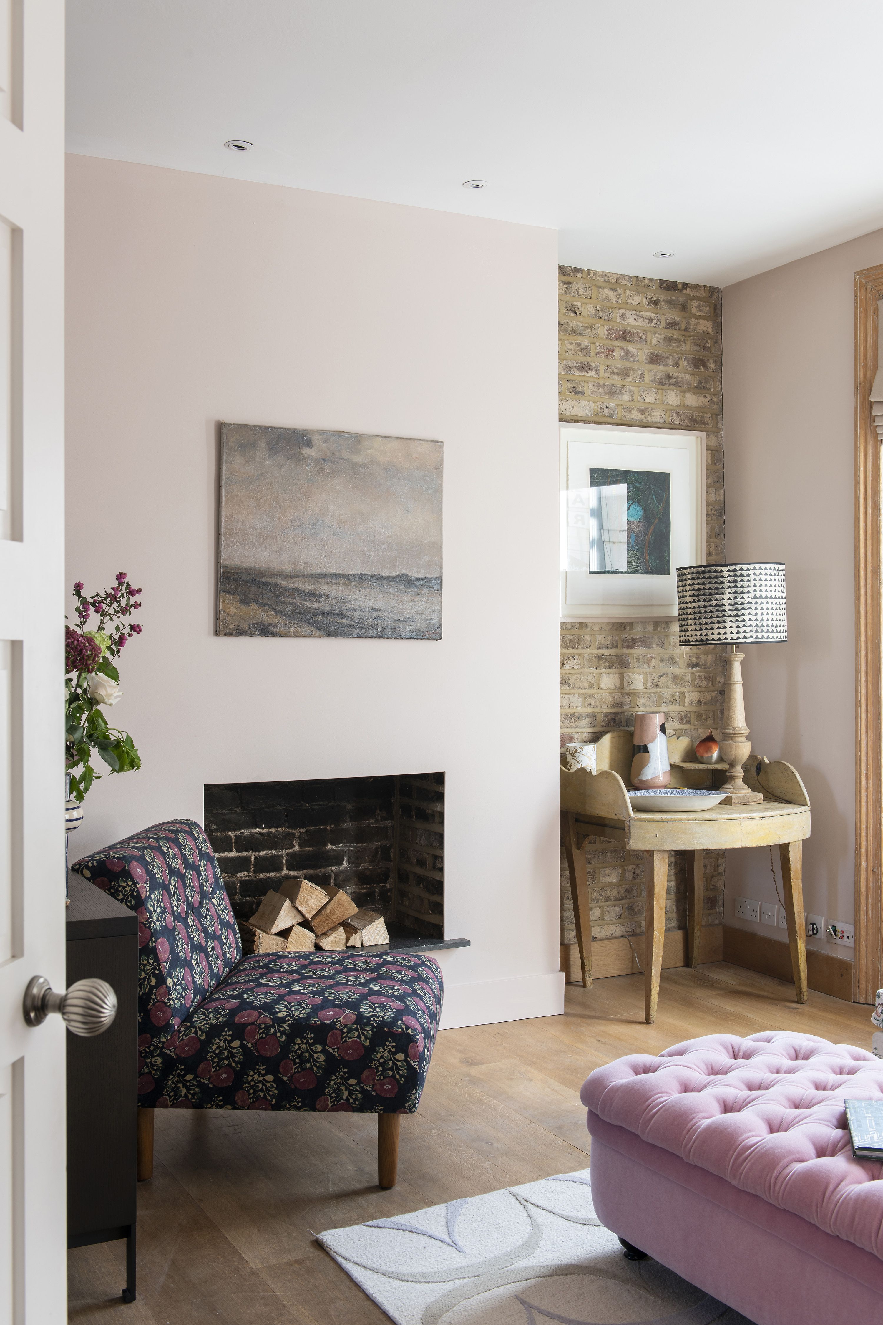 The Apartment Above the Famous Book Shop from “Notting Hill” Is