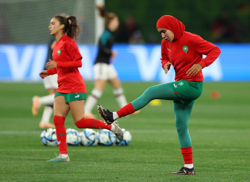 nouhaila benzina chi è la prima calciatrice con l'hijab ai mondiali