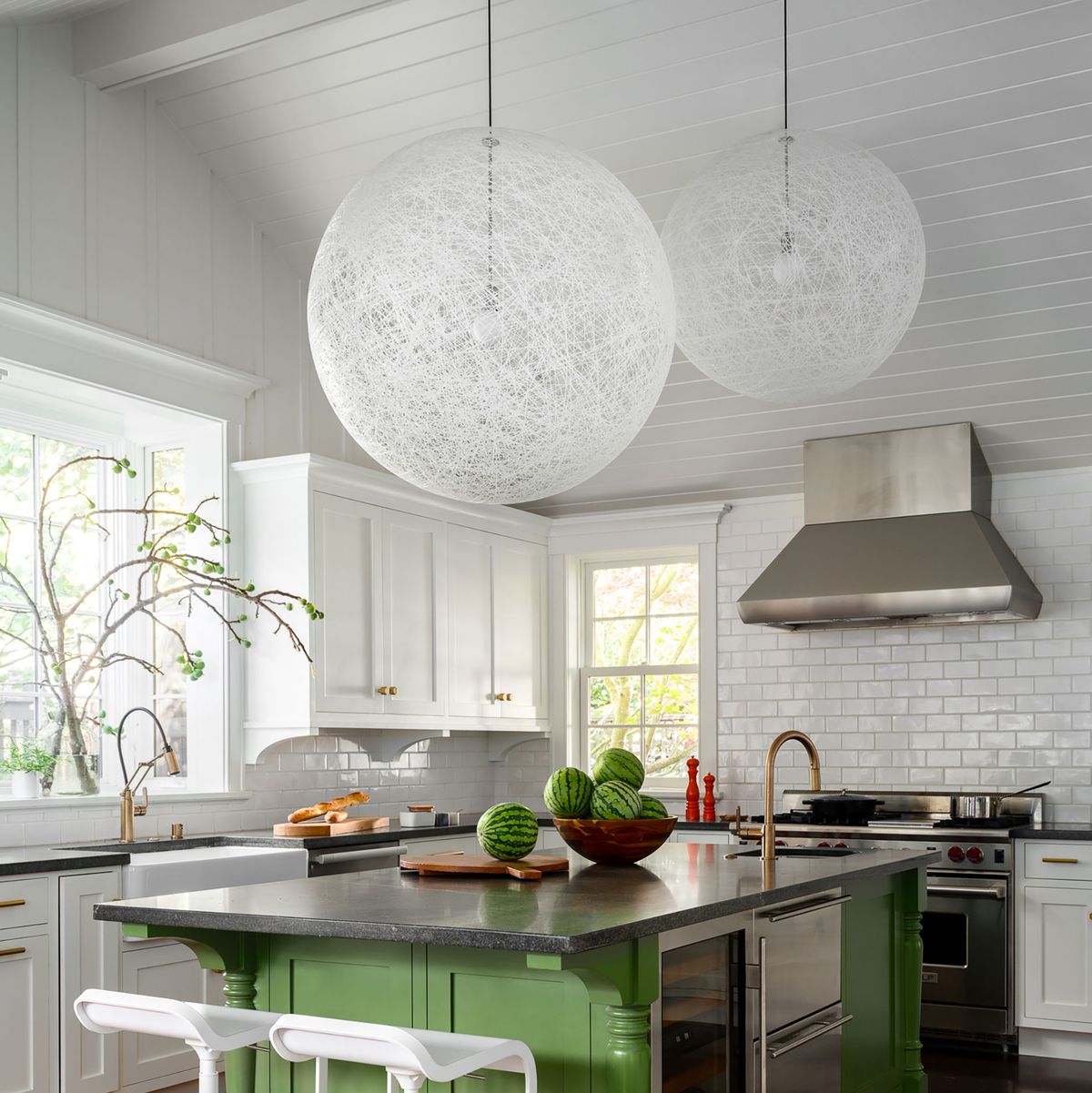 36 Glamorous Spaces That Make The Case For Green Kitchen Cabinets