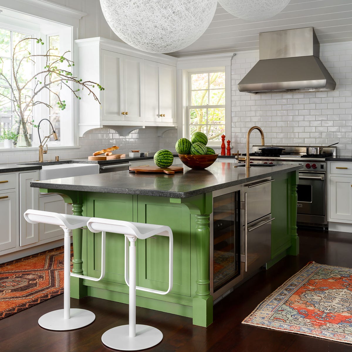 36 Glamorous Spaces That Make The Case For Green Kitchen Cabinets