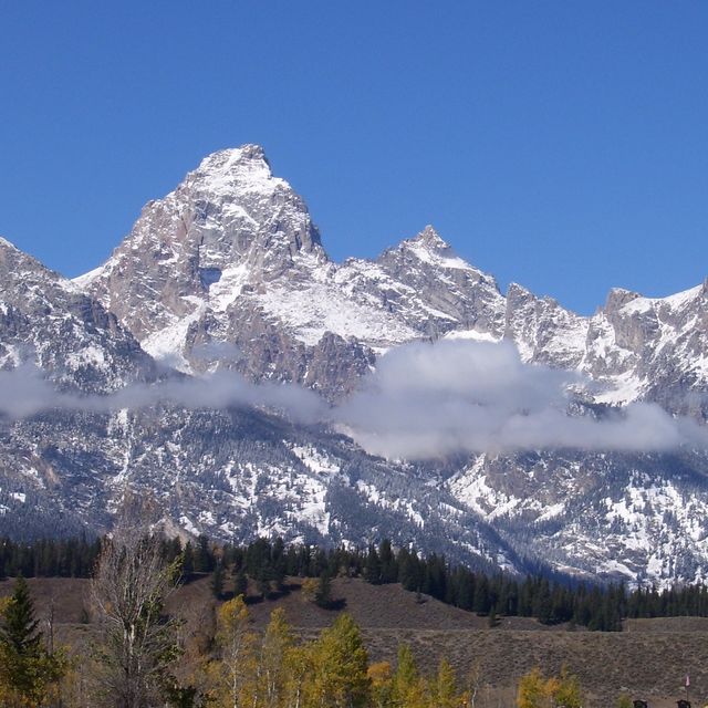 Mountainous landforms, Sky, Mountain range, Winter, Mountain, Wilderness, Snow, Summit, Slope, Arête, 