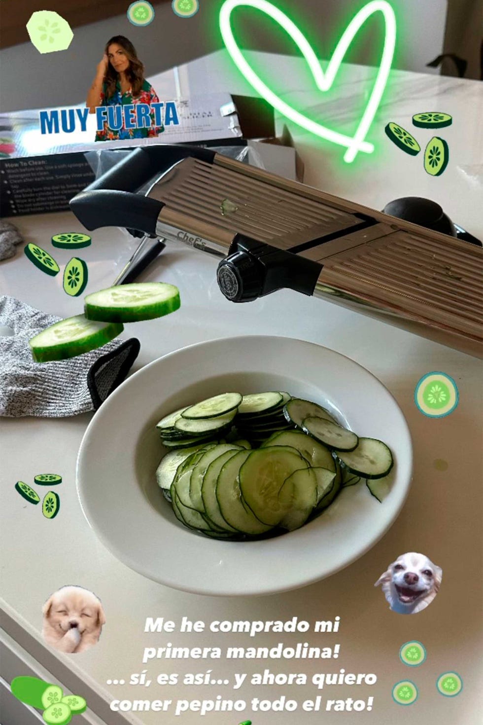nuria roca encantada con su nuevo utensilio de cocina