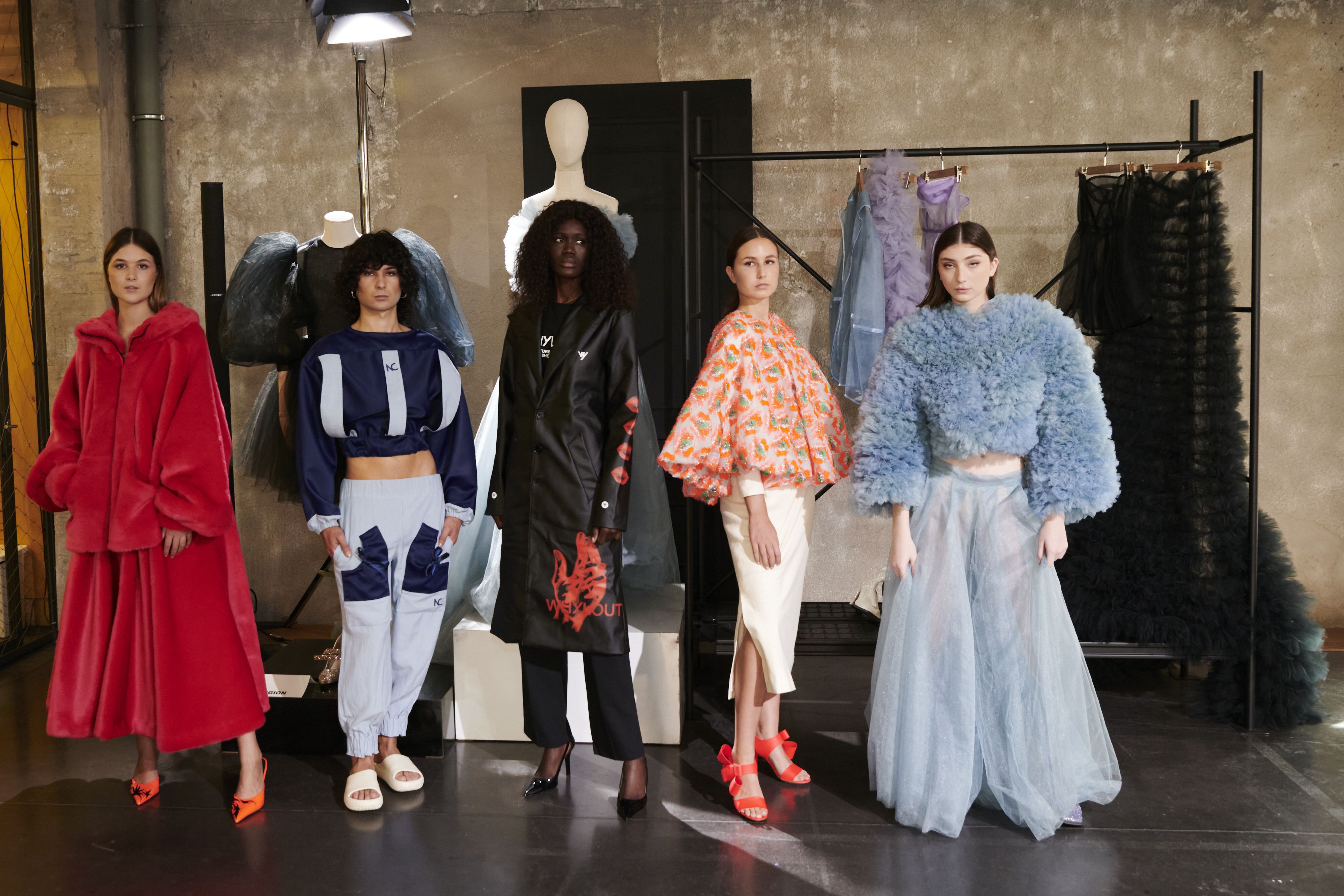 https://hips.hearstapps.com/hmg-prod/images/nuevas-voces-madrid-es-moda-130922-0001-jpg-1674840582.jpg