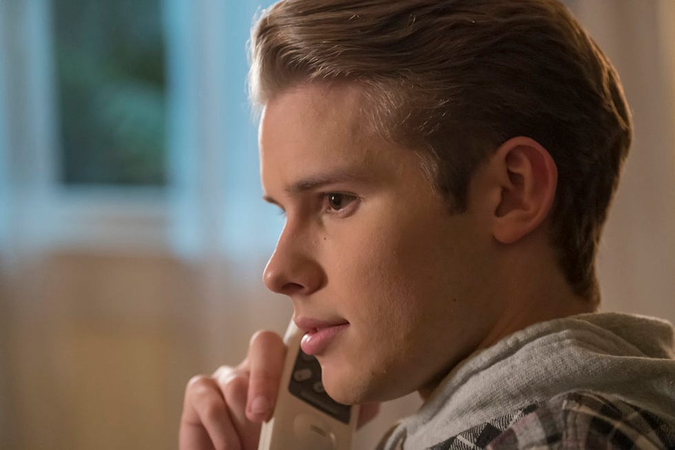 Hair, Face, Facial expression, Nose, Chin, Hairstyle, Eyebrow, Cheek, Forehead, Lip, 
