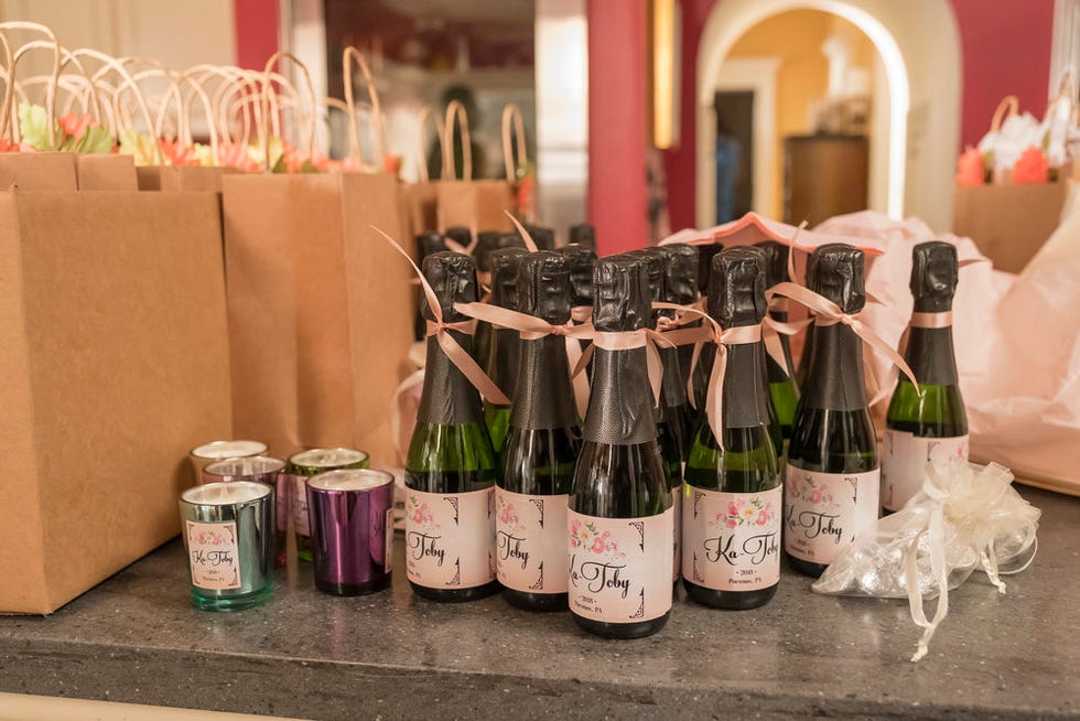 Bottle, Wine bottle, Drink, Glass bottle, Wine, Champagne, Plant, Liqueur, Alcohol, Flower, 