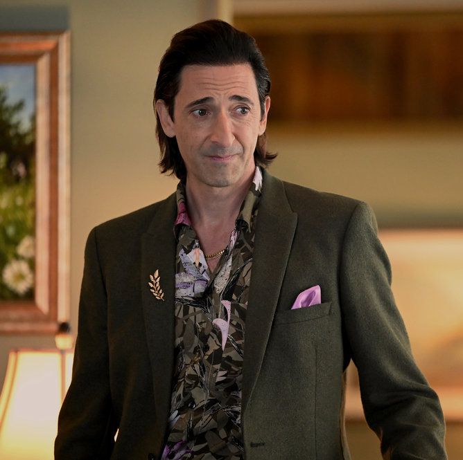 poker face “dead mans hand” episode 101 pictured adrien brody as sterling frost jr photo by phillip carusopeacock