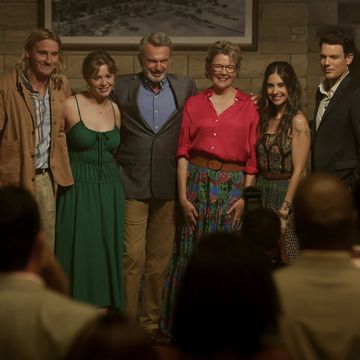 apples never fall the delaneys episode 101 pictured l r conor merrigan turner as logan, essie randles as brooke, sam neill as stan, annette bening as joy, alison brie as amy, jake lacy as troy photo by vince valituttipeacock