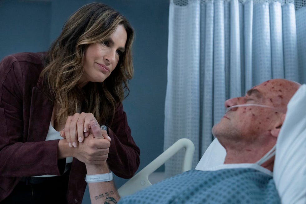 law and order: organized crime dante's inferno episode 502 pictured: (l r) mariska hargitay as capt. olivia benson, chris meloni as det. elliot stabler (photo by: virginia sherwood/peacock)