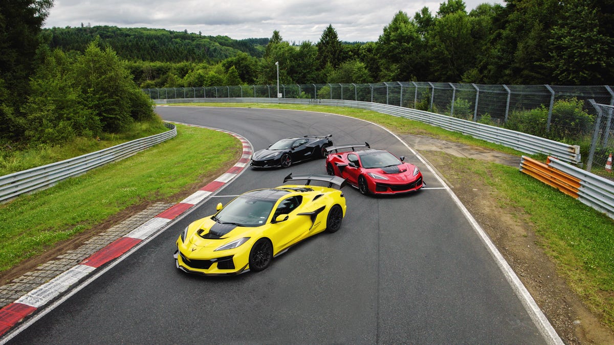 www.caranddriver.com