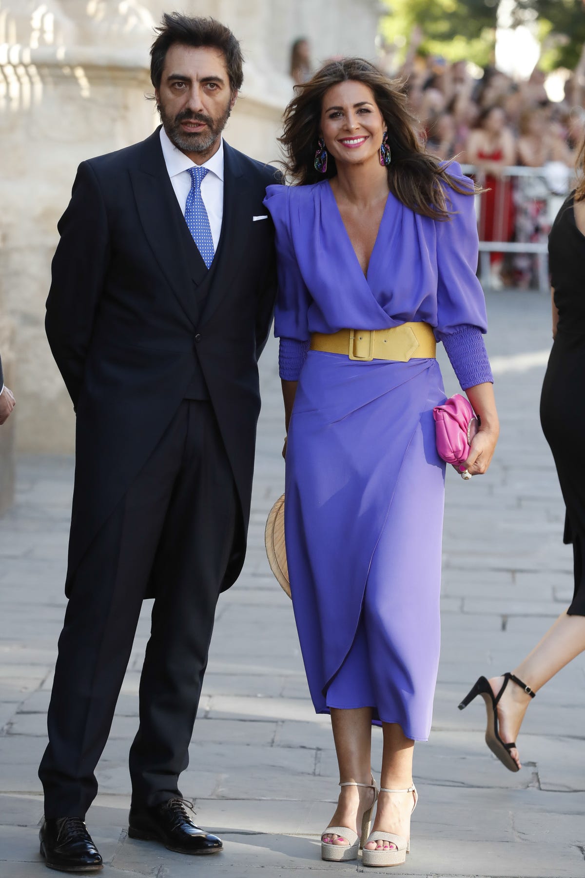 la pareja con ropa de deporte