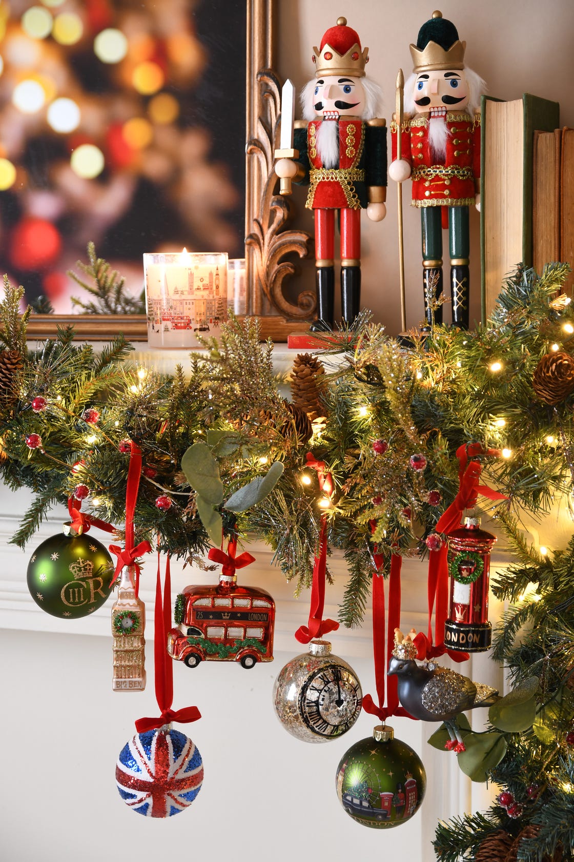 the perfect christmas mantlepiece
