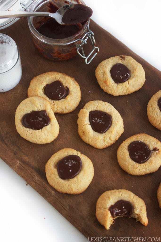 Food, Cuisine, Dish, Baking, Ingredient, Jammie dodgers, Dessert, Baked goods, Snack, Cider doughnut, 