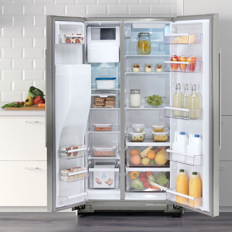 Refrigerator, Major appliance, Home appliance, Kitchen appliance, Freezer, Shelf, Cabinetry, Room, Furniture, Display case, 
