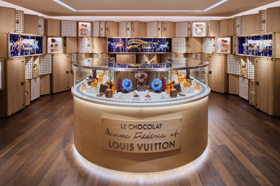 Exhibition area in the boutique where various chocolate creations are displayed