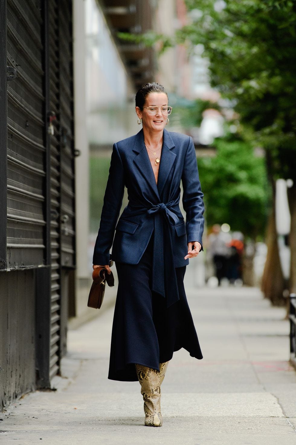 Clothing, Street fashion, Fashion, Suit, Outerwear, Fashion model, Coat, Snapshot, Formal wear, Blazer, 