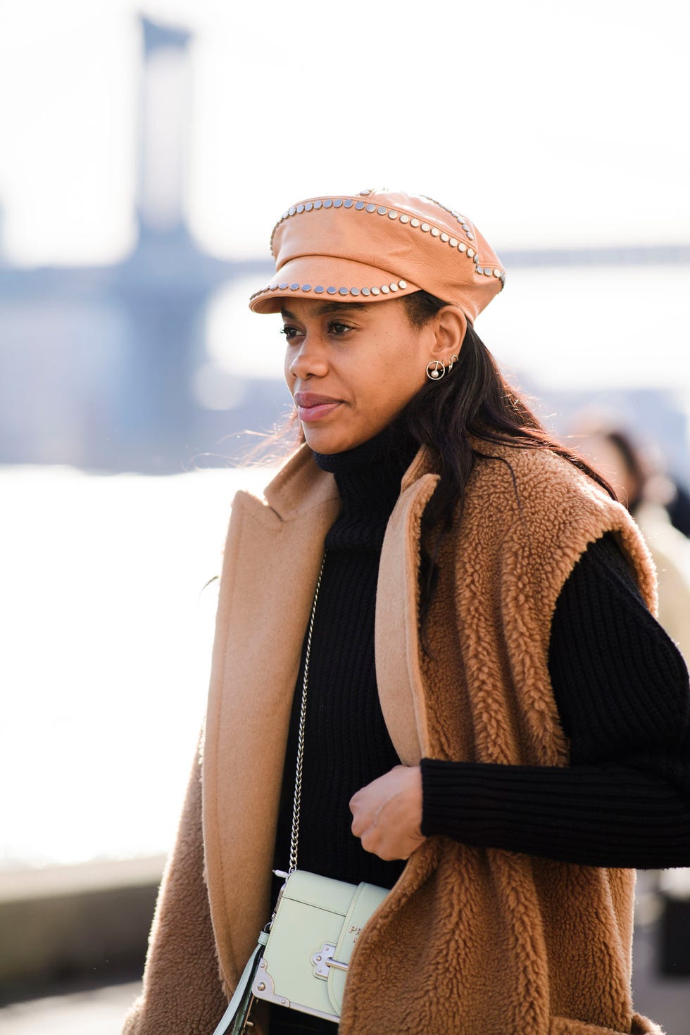 Clothing, Street fashion, Beauty, Fashion, Hat, Photo shoot, Photography, Headgear, Outerwear, Beige, 