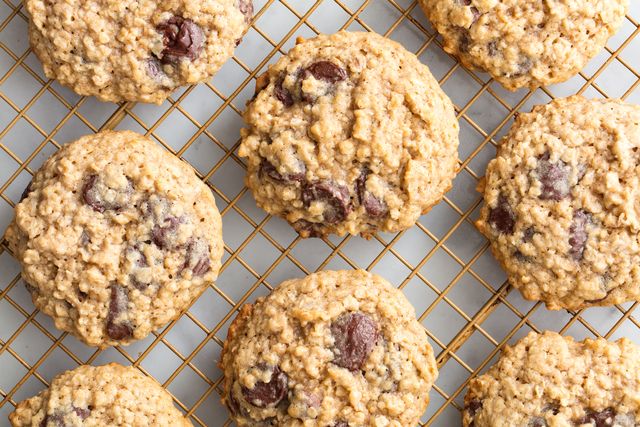 Best Oatmeal Chocolate Chip Cookies Recipe - How to Make Oatmeal ...