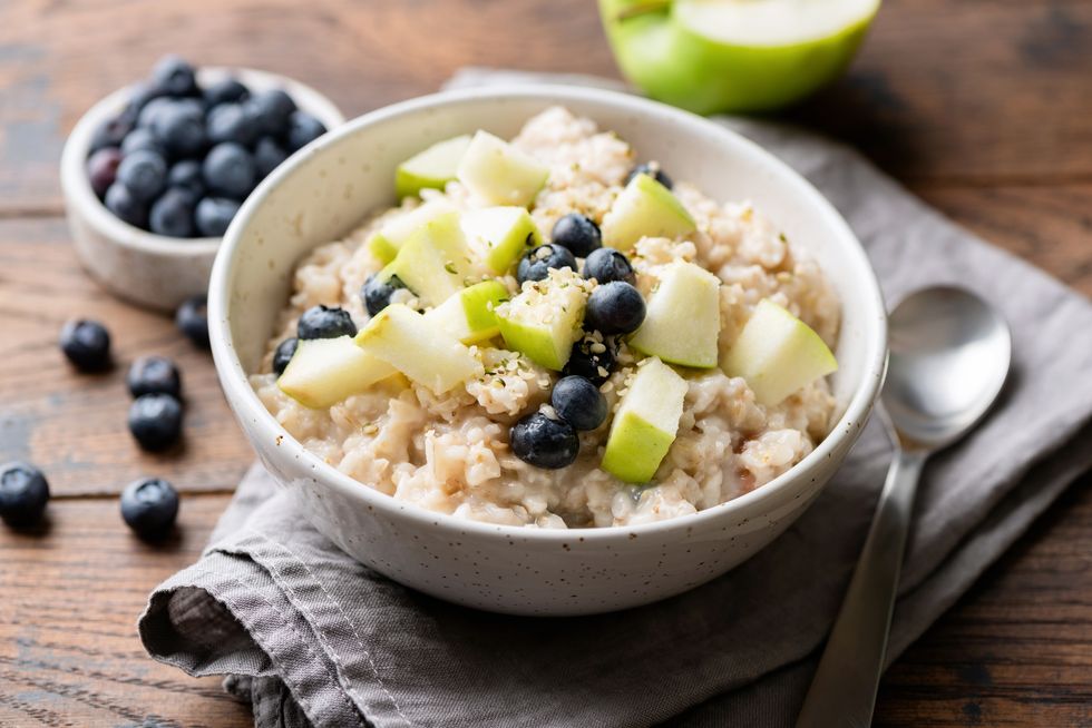 oatmeal porridge with apple and blueberries