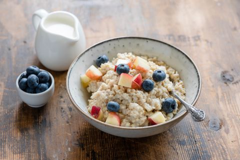 eating oatmeal can lower cholesterol 