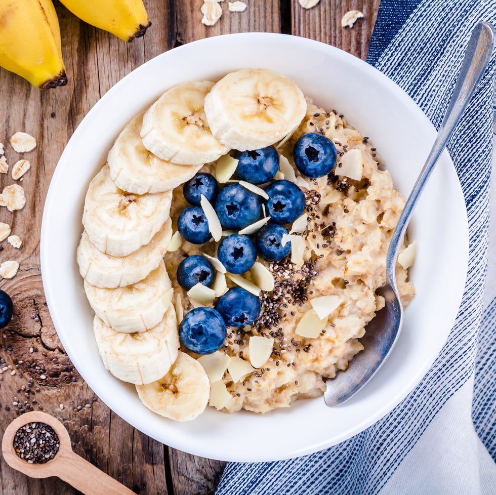 Breakfast: oatmeal with bananas, blueberries, chia seeds and almonds