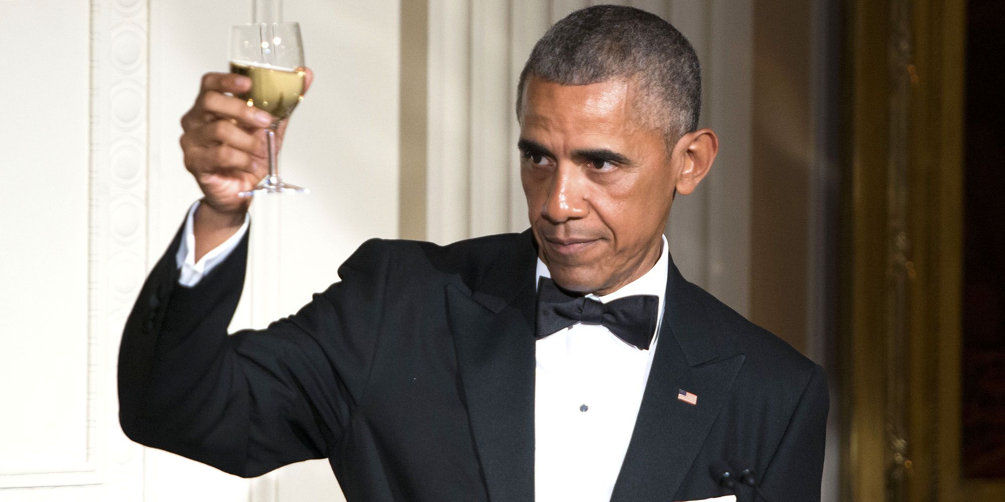 Barack Obama drinking alcohol