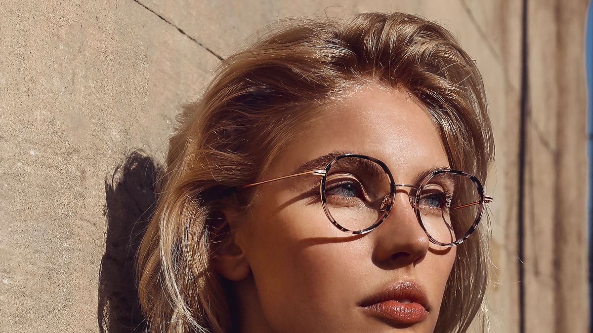 preview for Gli occhiali da vista di Cosmopolitan per l'autunno inverno 2022/2023