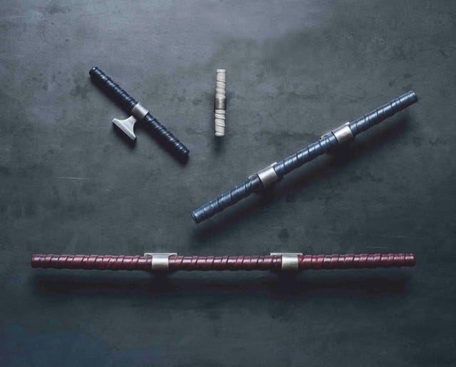 handles on metal top