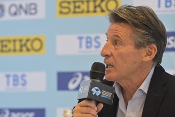 sebastian coe interviene en una rueda de prensa de world athletics