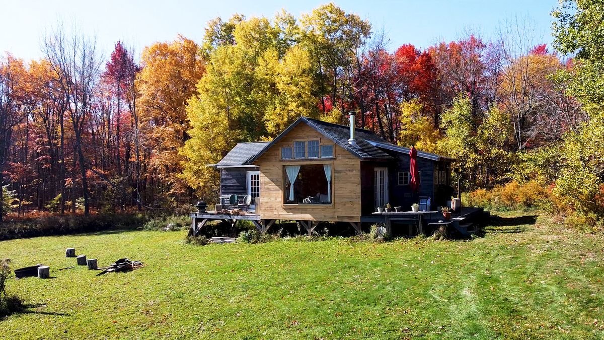 preview for Tour This Off-the-Grid Cabin in Bovina Center, New York