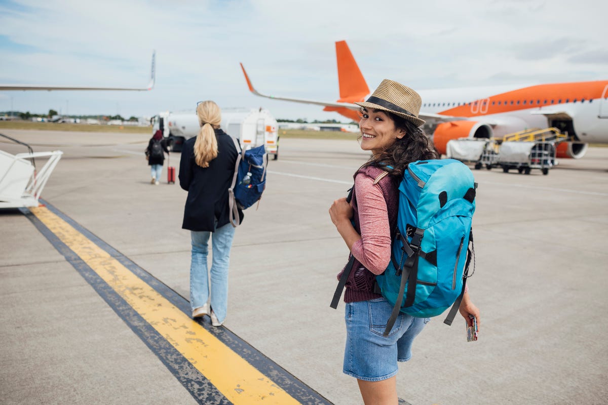 how-to-find-last-minute-travel-deals-money-saving-travel-tips