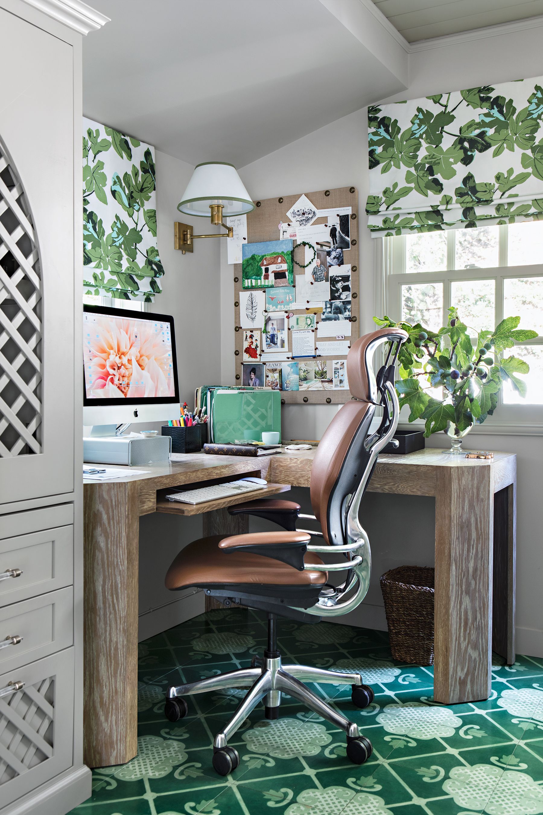 20 Home Office Organization Ideas - How to Organize an Office