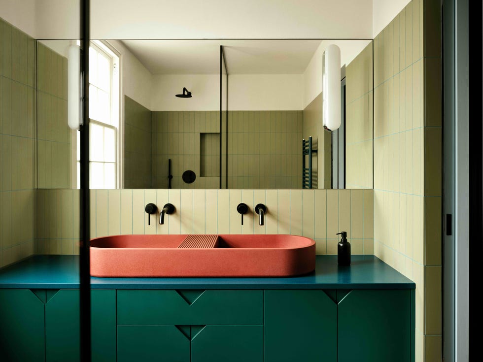 moon house office sm bathroom