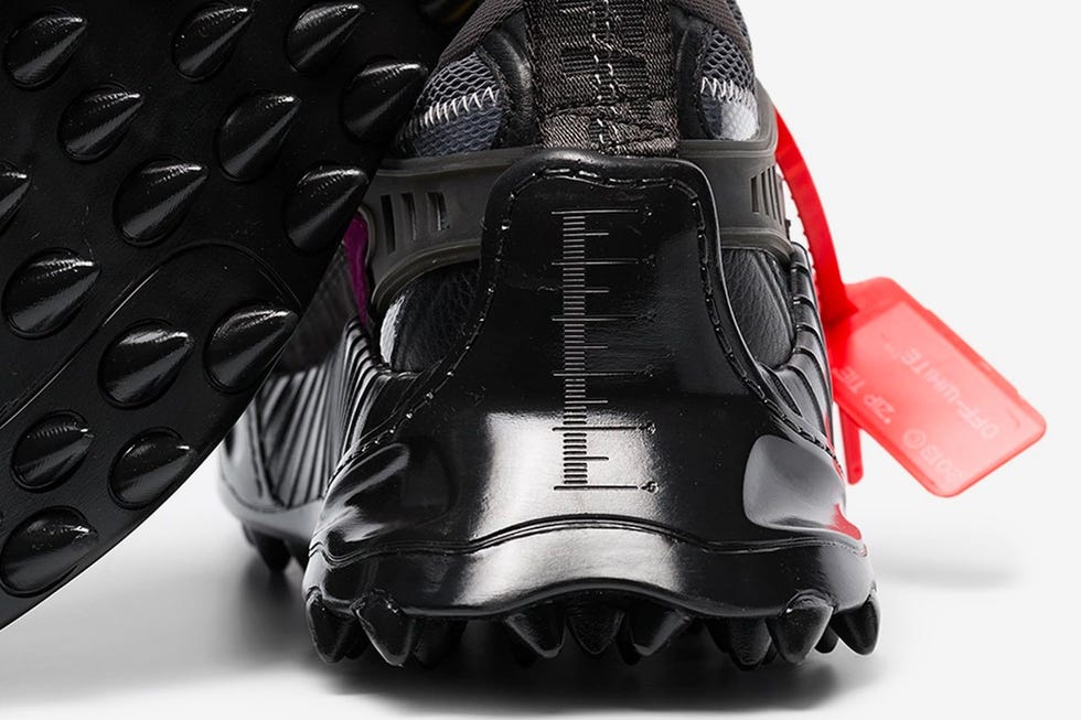 Footwear, Shoe, Black, Cleat, Athletic shoe, Sportswear, Material property, Sneakers, Cycling shoe, Synthetic rubber, 