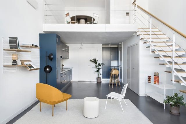 Oficina diseñada como loft minimalista