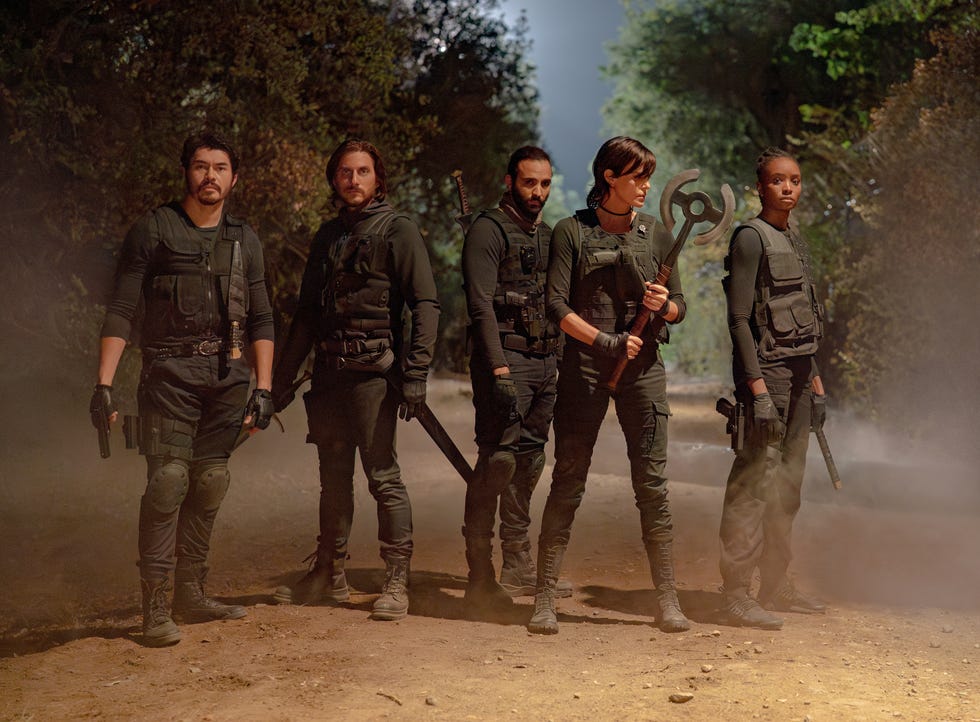 Henry Golding nel ruolo di Tuah, Luca Marinelli nel ruolo di Nicky, Marwan Kenzari nel ruolo di Joe, Charlize Theron nel ruolo di Andy e Kiki Layne nel ruolo di Nile in The Old Guard 2
