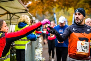 drankposten bij de nn zevenheuvenloop zijn vanaf nu zonder bekers