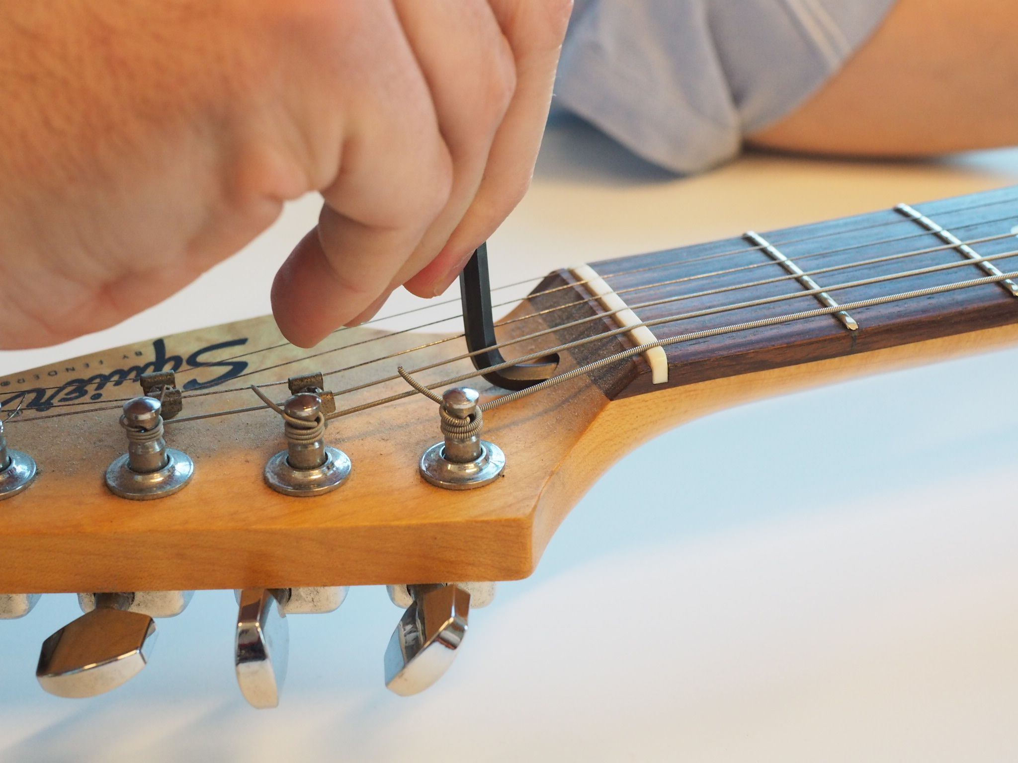 The setup of your guitar (PT 7): setting a vintage style vibrato -  Soundsation music
