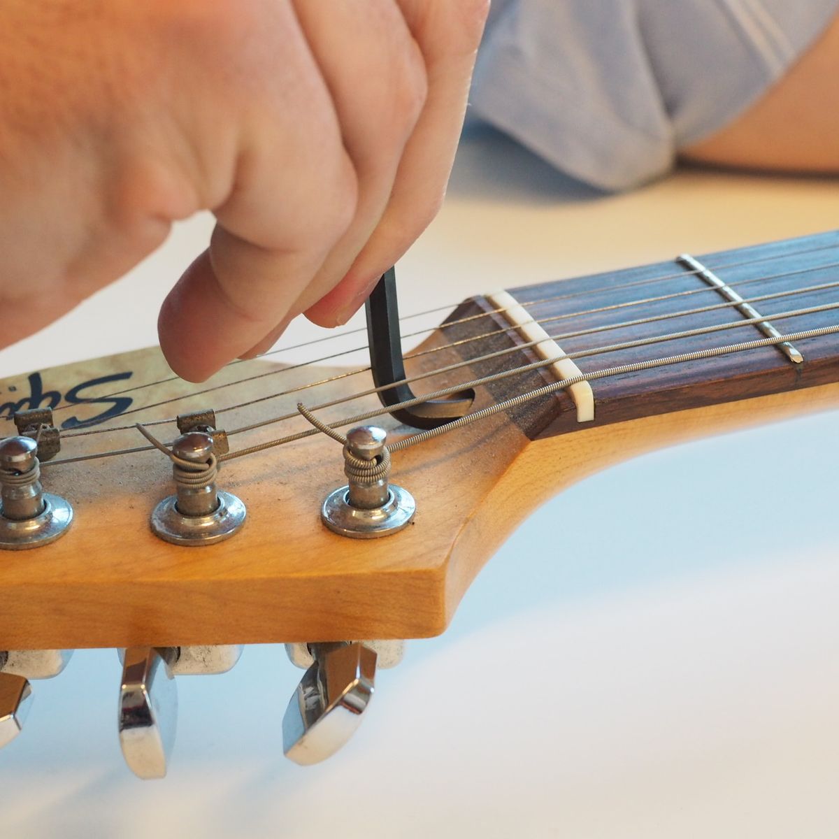 maintenance - How can I stop my electric guitar strings from