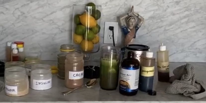 超模娜歐蜜坎貝兒公開這杯神秘「綠果汁」配方，加了「這14樣東西」抗疫同時瘦