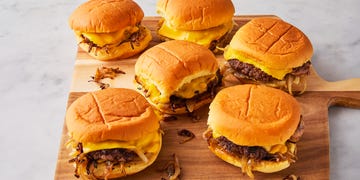 cheeseburger with fried onions