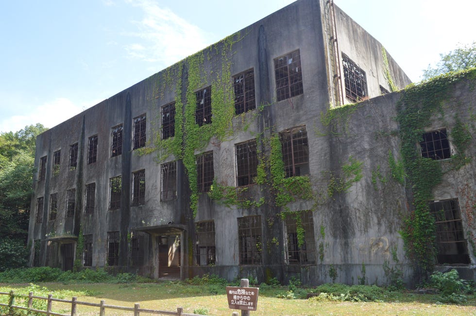 de restanten van de wapenfabriek op okunoshima
