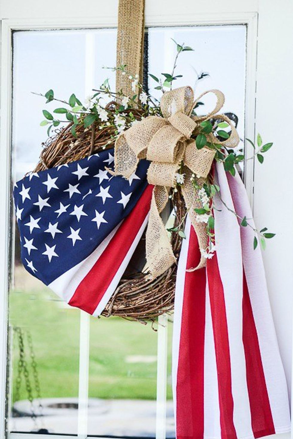 Wreath with US national colors of red, white and blue with stars
