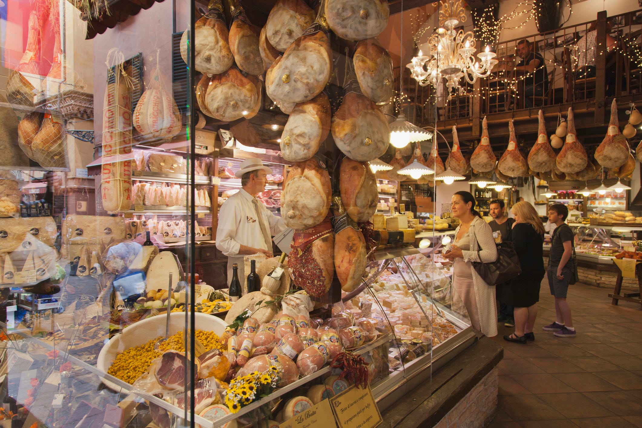 old-italian-market-in-bologna-royalty-free-image-1699613411.jpg?crop=0.670xw:1.00xh;0.188xw,0\u0026resize=1200:*