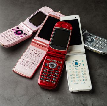 collection of flip phones